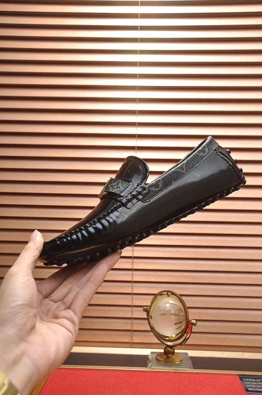 Men's men's shoes 💰420💶 [LV Doudou shoes] (water-dyed cowhide lining) new model is on the market, available on the official website. The new Doudou shoes are processed into single-color materials, and the uppers are made of imported horsehide leather. The body of the shoe is fully hemmed with mark thread, and is lined with imported original cowhide leather. The elegant shoe shape is super suitable for all-matching, and the size is 38-44.